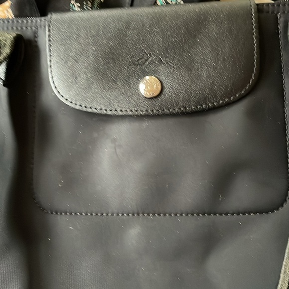Elegant Black Tote Bag Longchamp - Picture 3 of 11